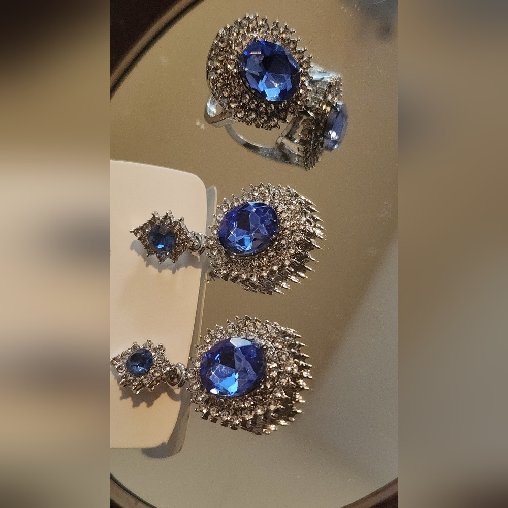 Elegant 4 Pc Simulated Blue Saphire Jewelry Set White Gold Plated - Picture 4 of 7